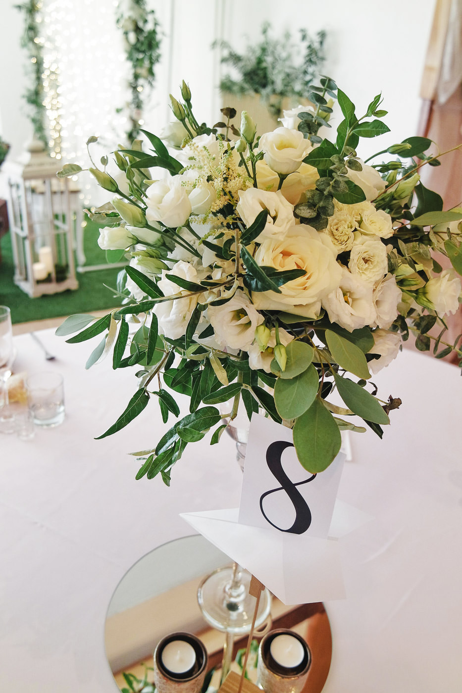 Susan&Sis decor svadobna vyzdoba – dekorovanie- white&green, greenery svadobna vyzdoba, bielo zelena svadba, biele ruze, eukalypturs,